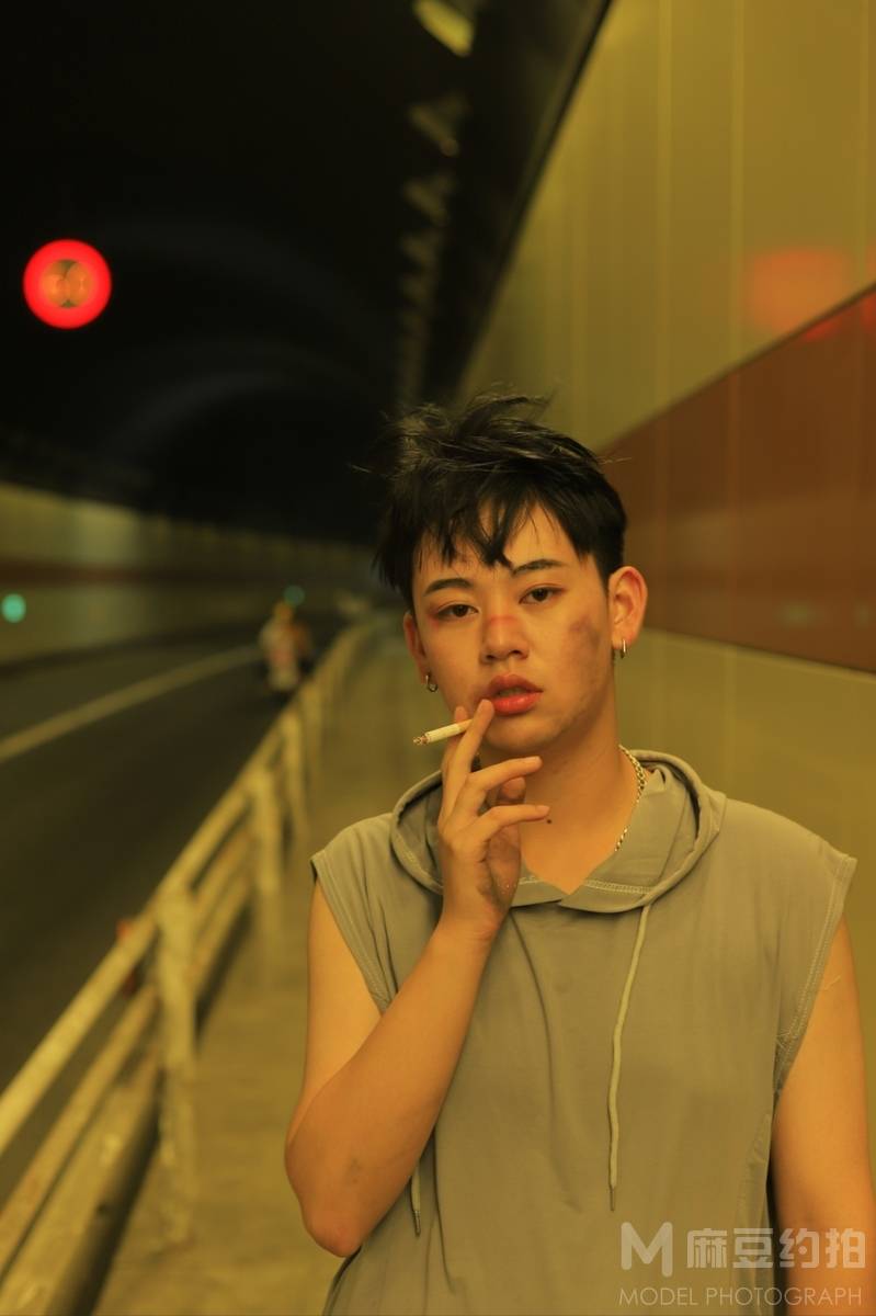 情绪模特