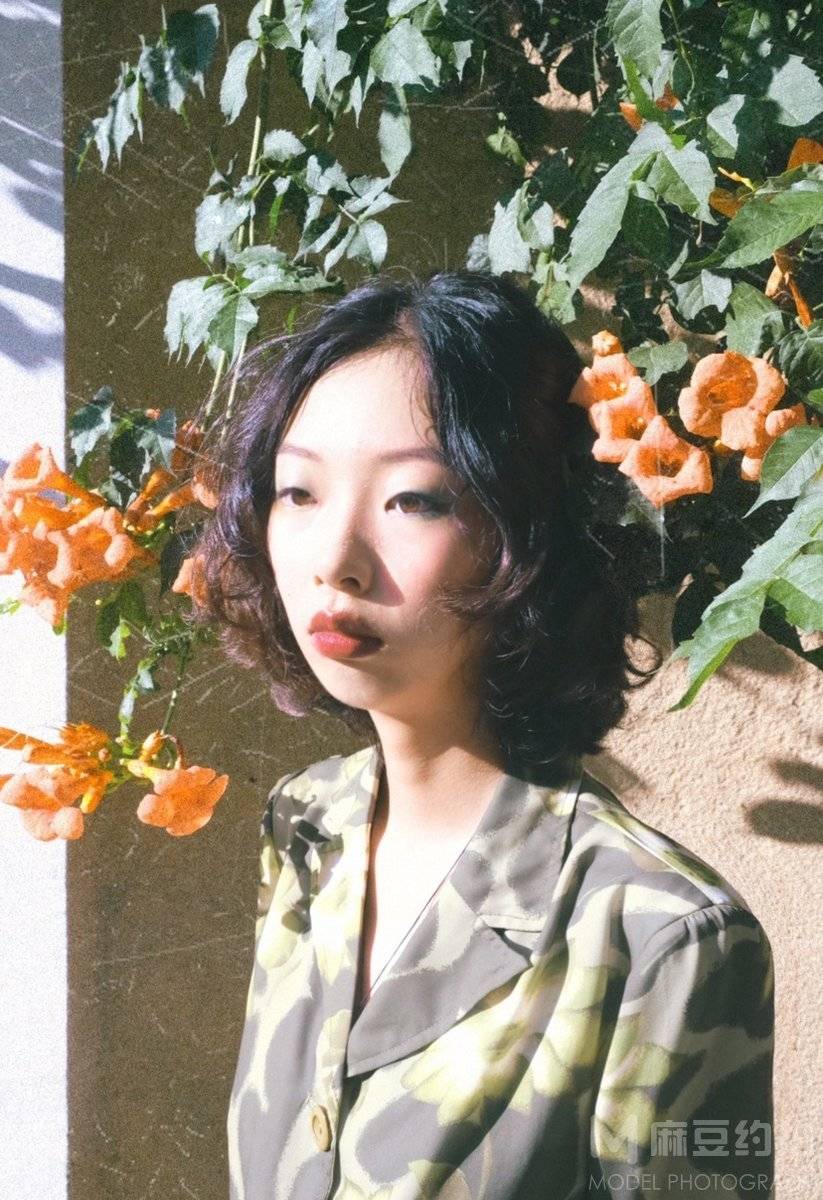 情绪模特