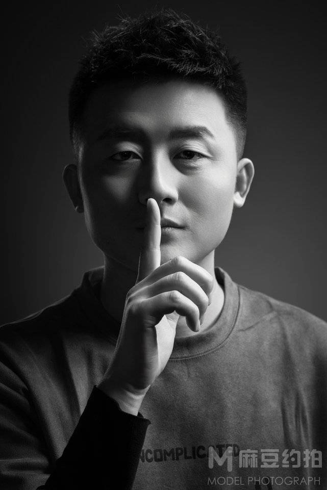 黑白模特