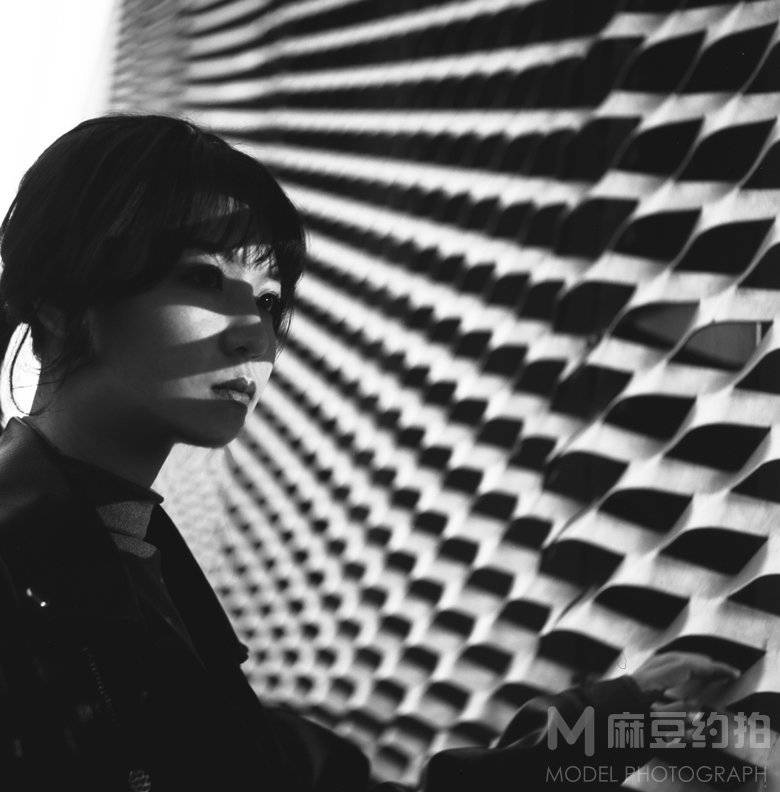 黑白模特