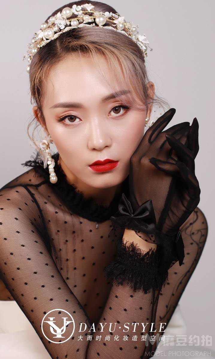 妆容模特