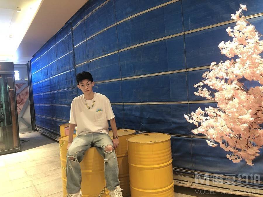清新模特