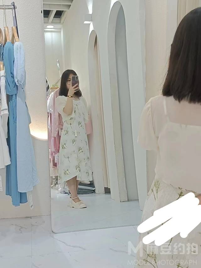 清新模特