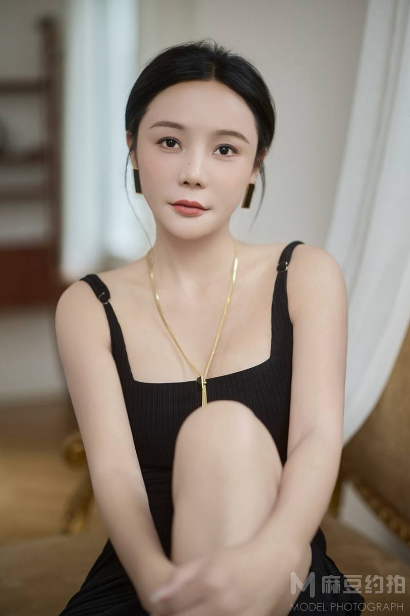 黑白模特