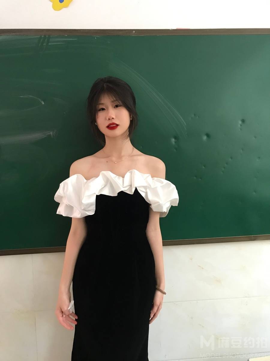 宝丽来模特
