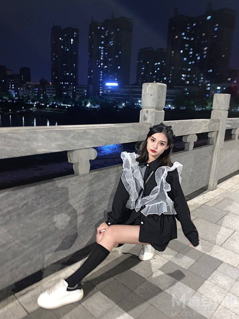 夜景模特