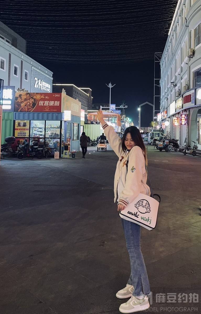 夜景模特