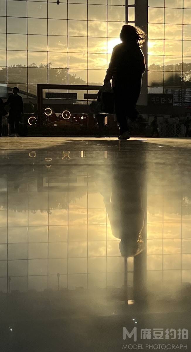 情绪模特