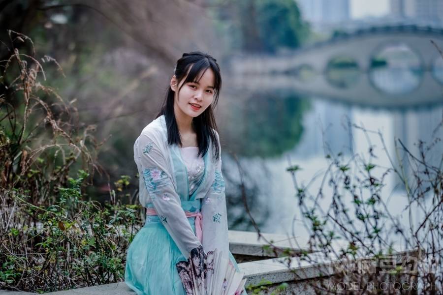 汉服模特