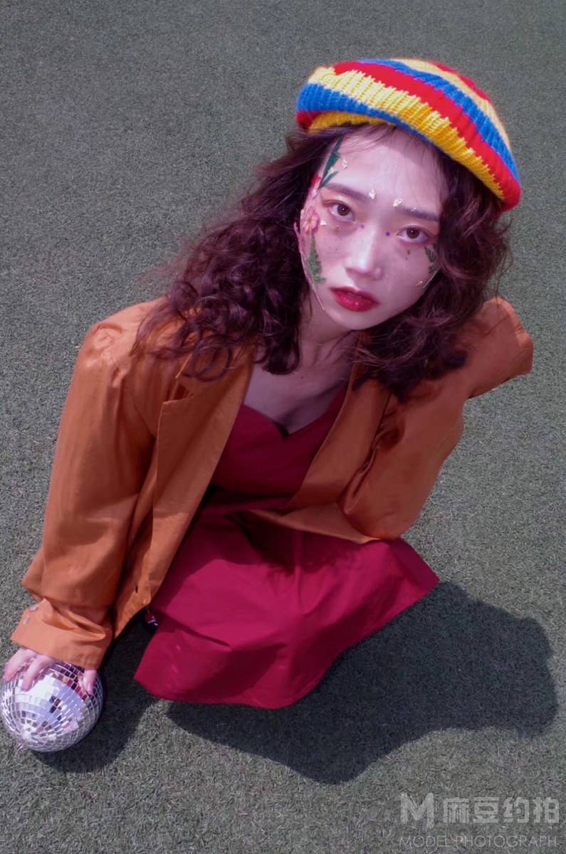 情绪模特