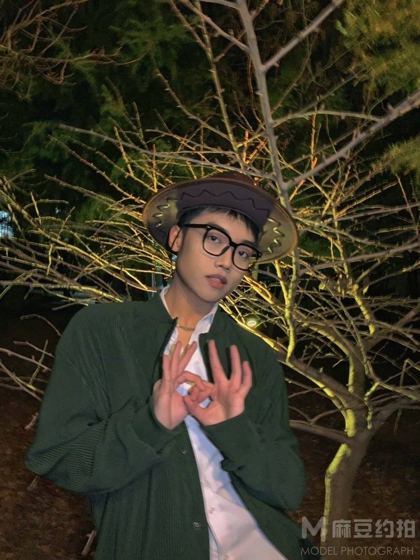 校园模特
