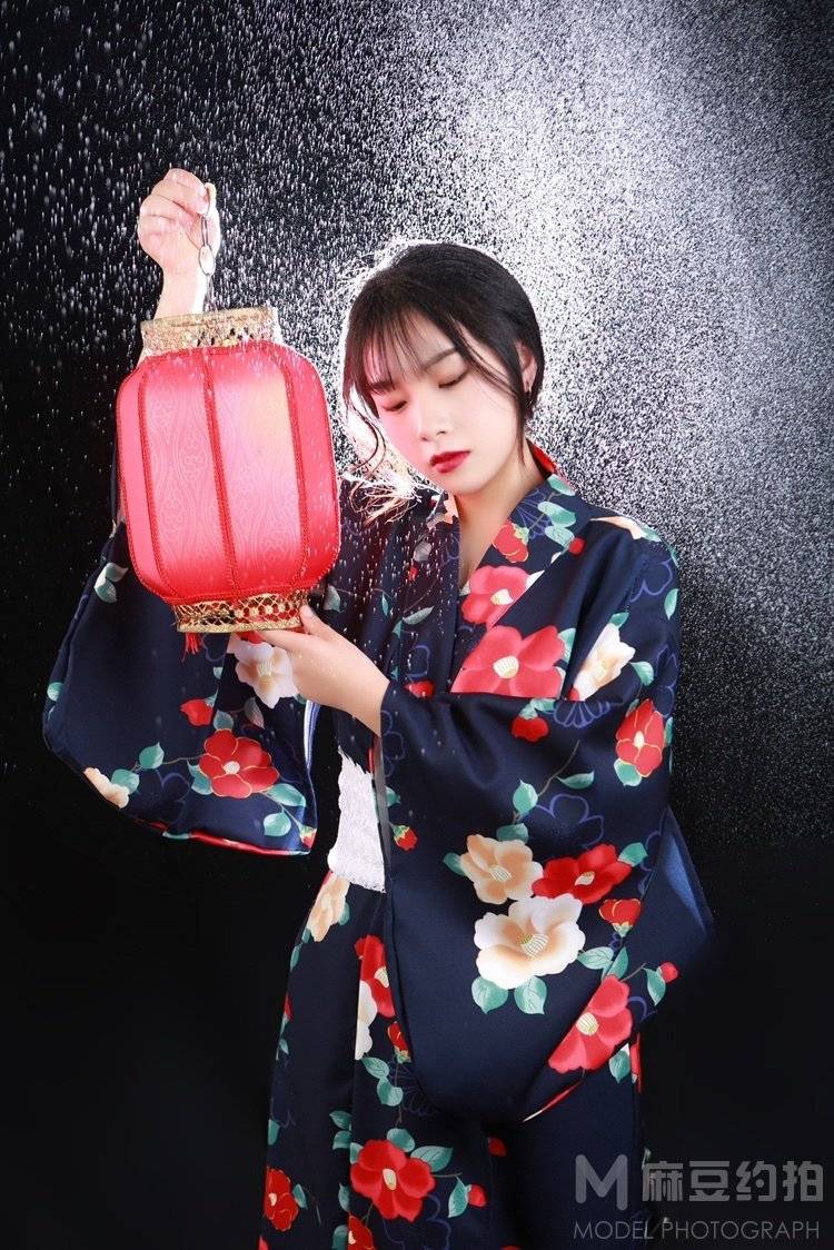 黑白模特