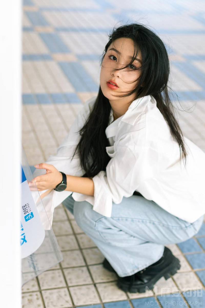 情绪模特
