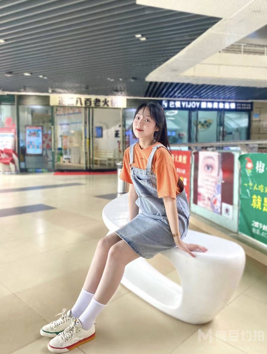 校园模特