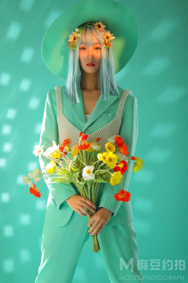 情绪模特