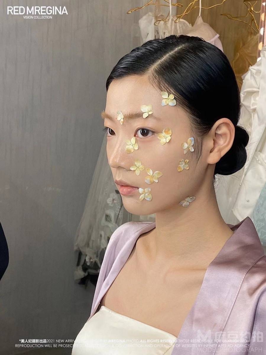 妆容模特