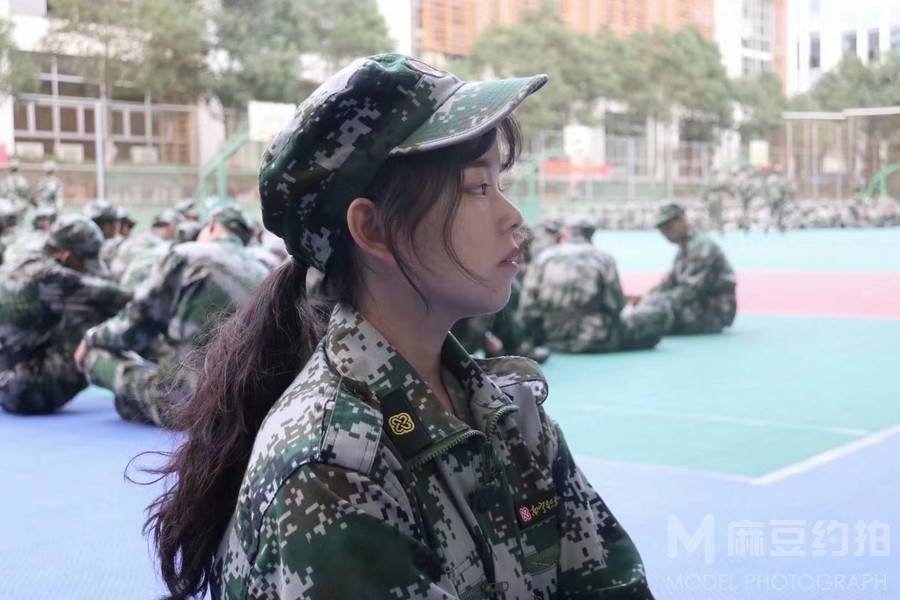 校园模特