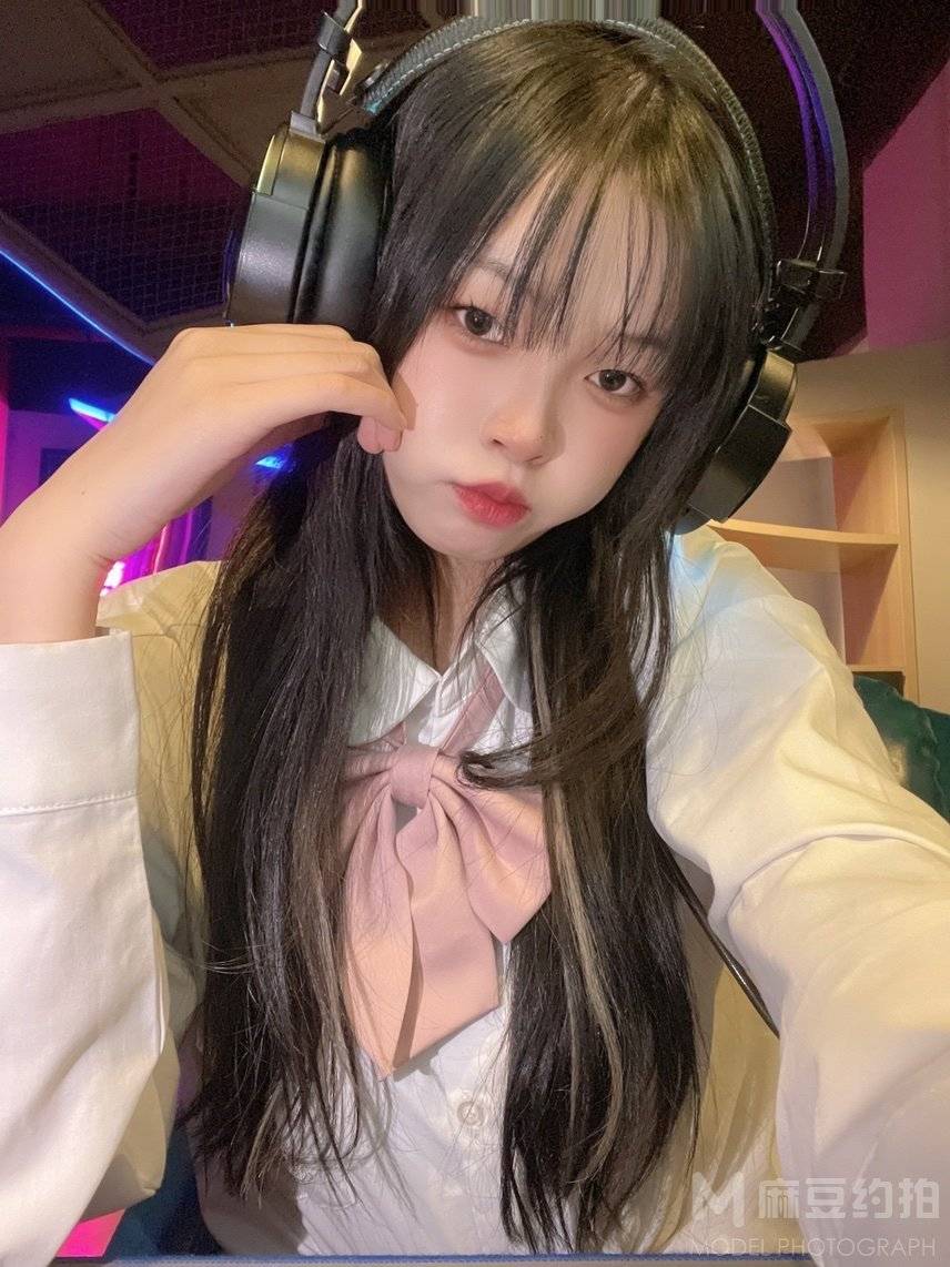 黑白模特