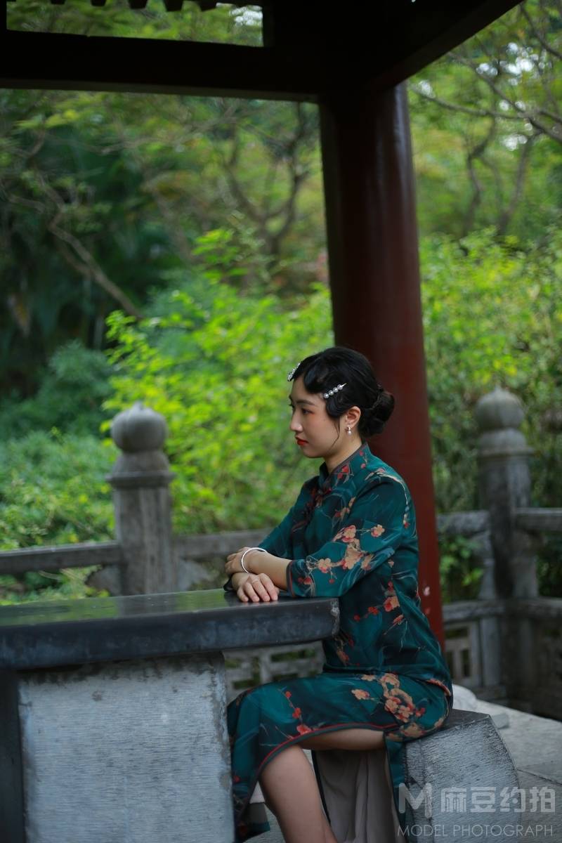 黑白模特