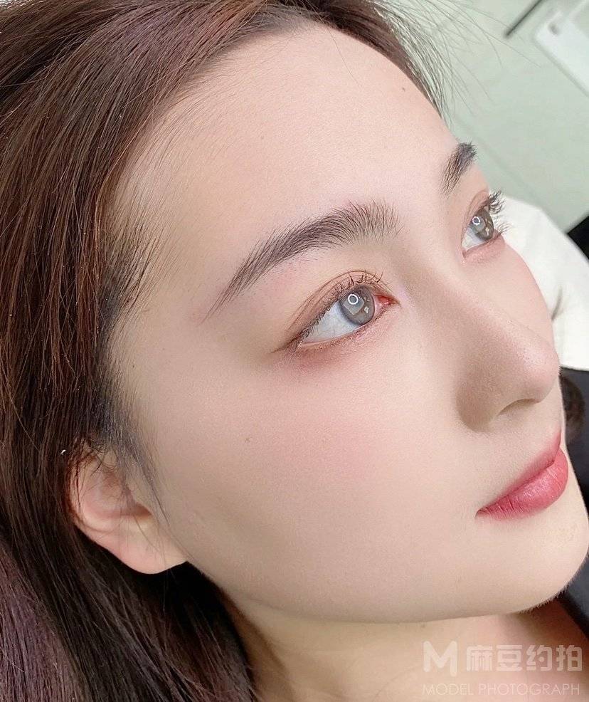 妆容模特