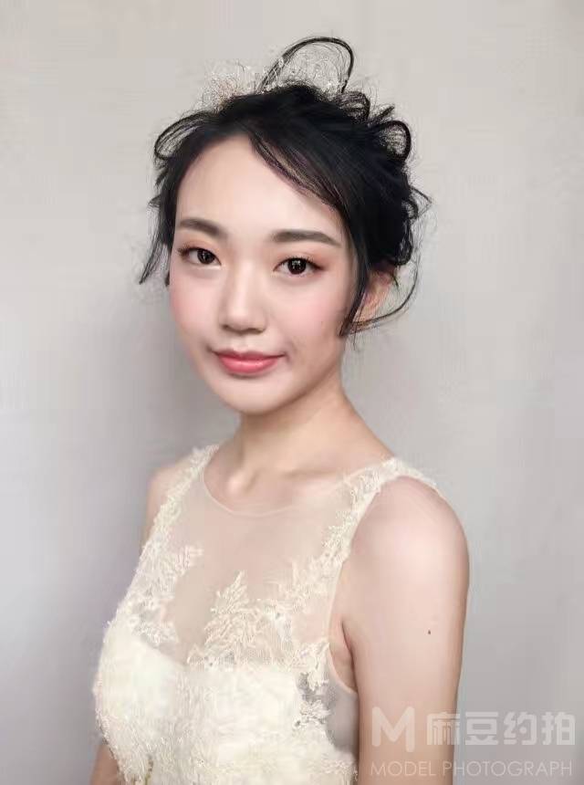 妆容模特