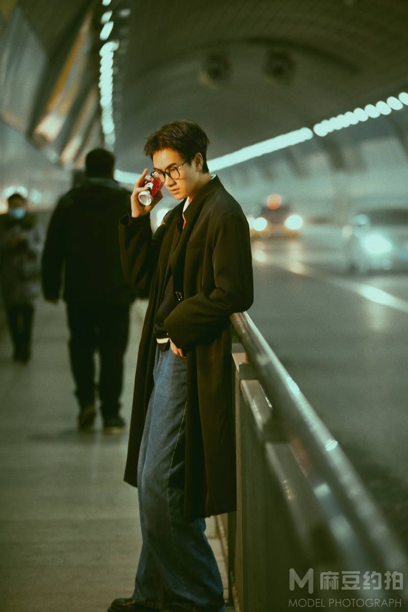 情绪模特