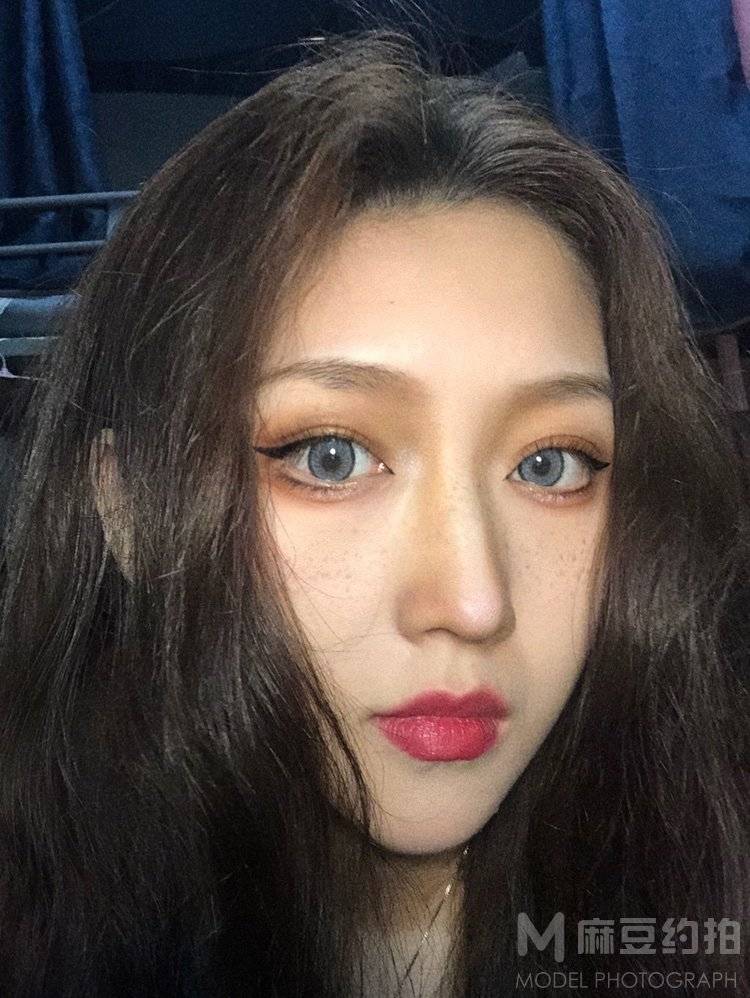 妆容模特