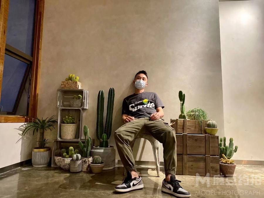 情绪模特