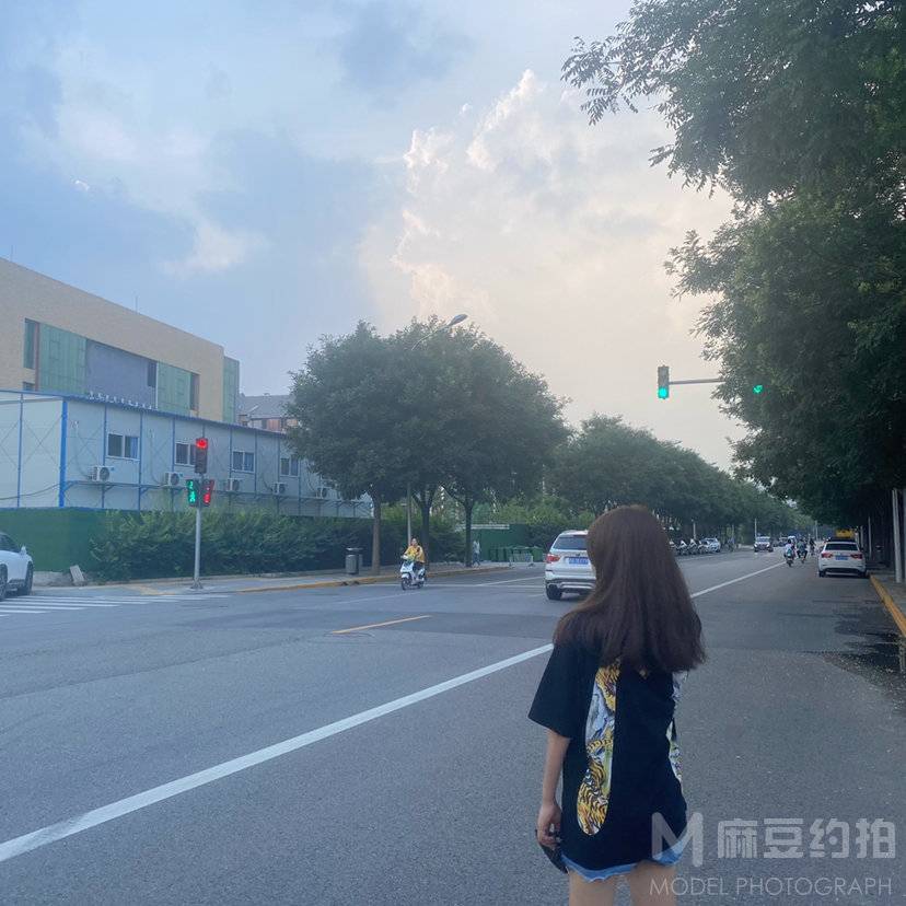 校园模特