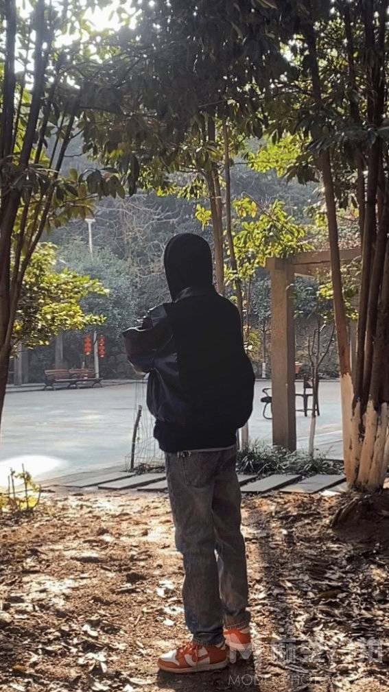 黑白模特