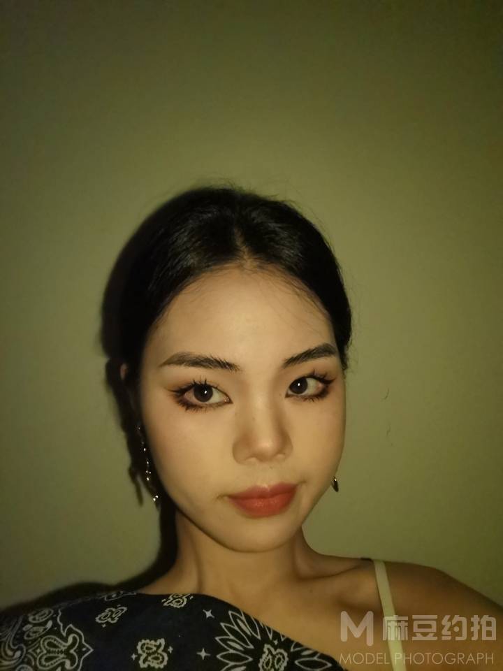 妆容模特
