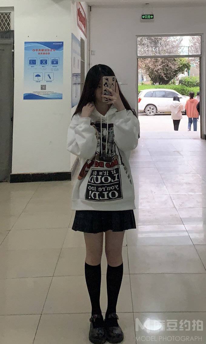 校园模特