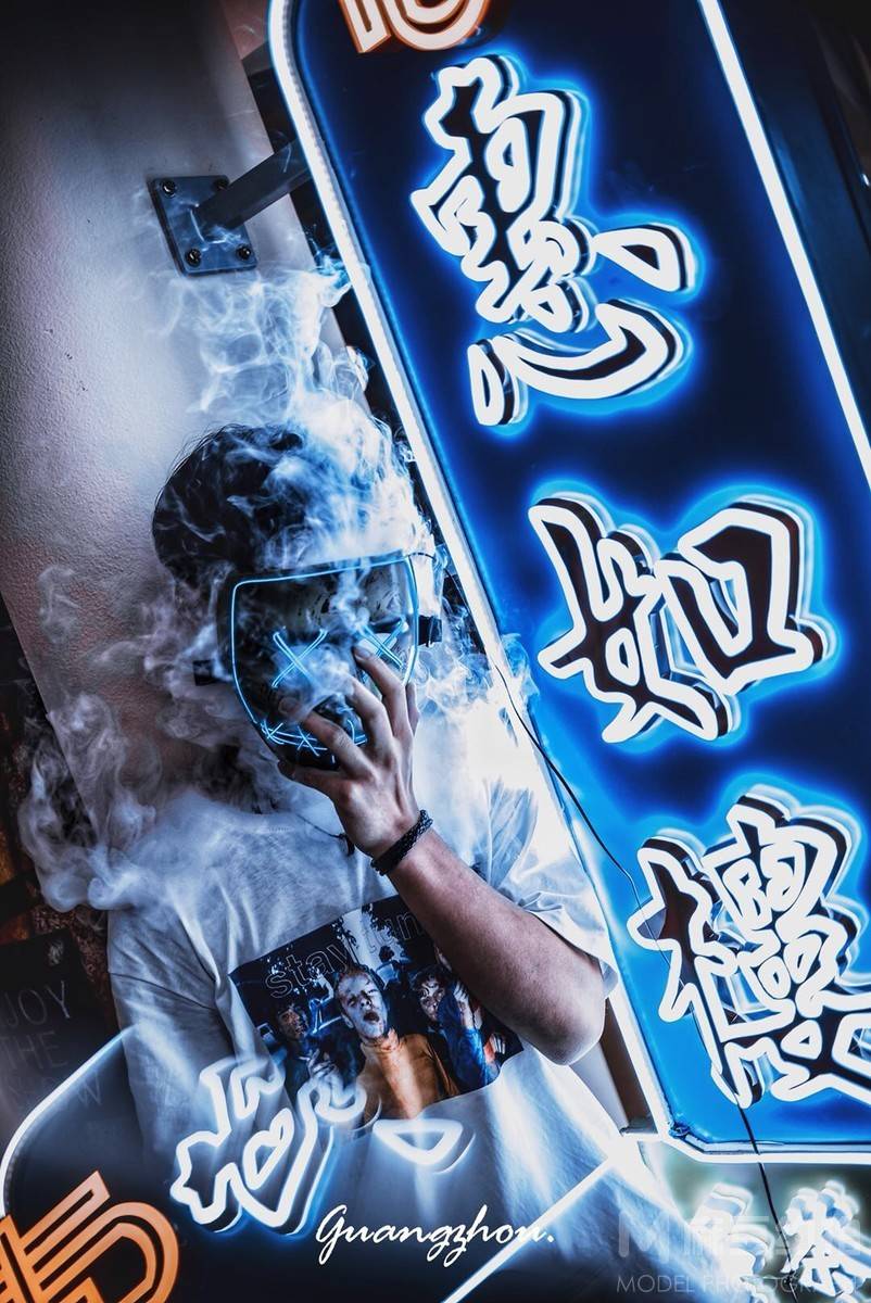 情绪模特