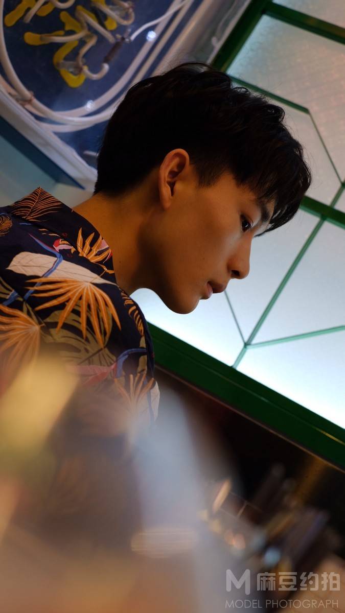情绪模特