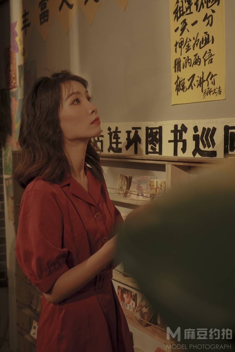 情绪模特