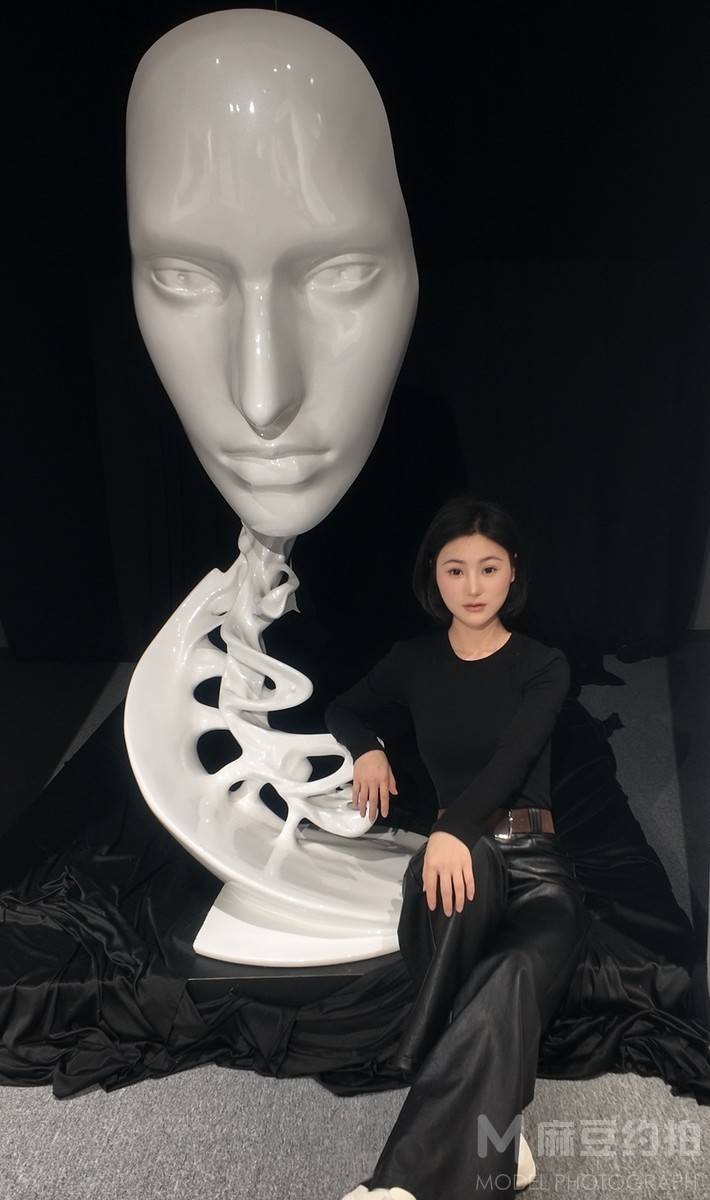 黑白模特