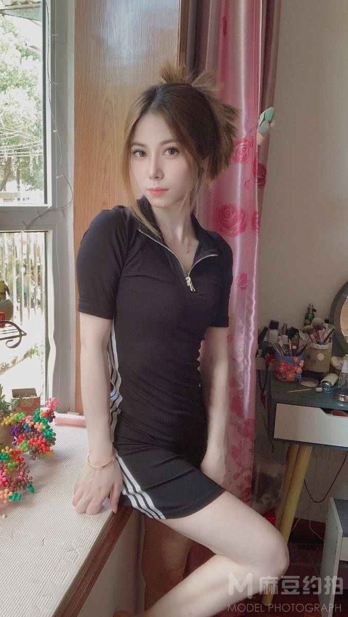 黑白模特