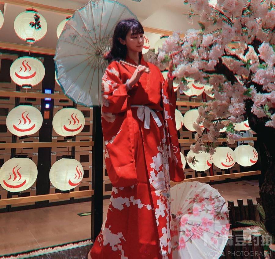 妆容模特