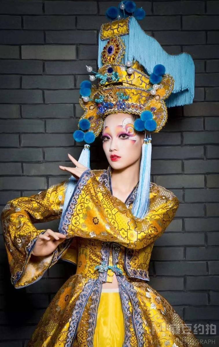情绪模特