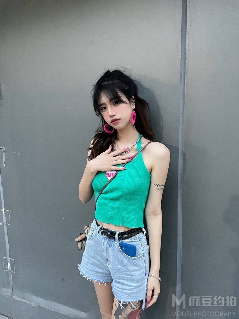 黑白模特