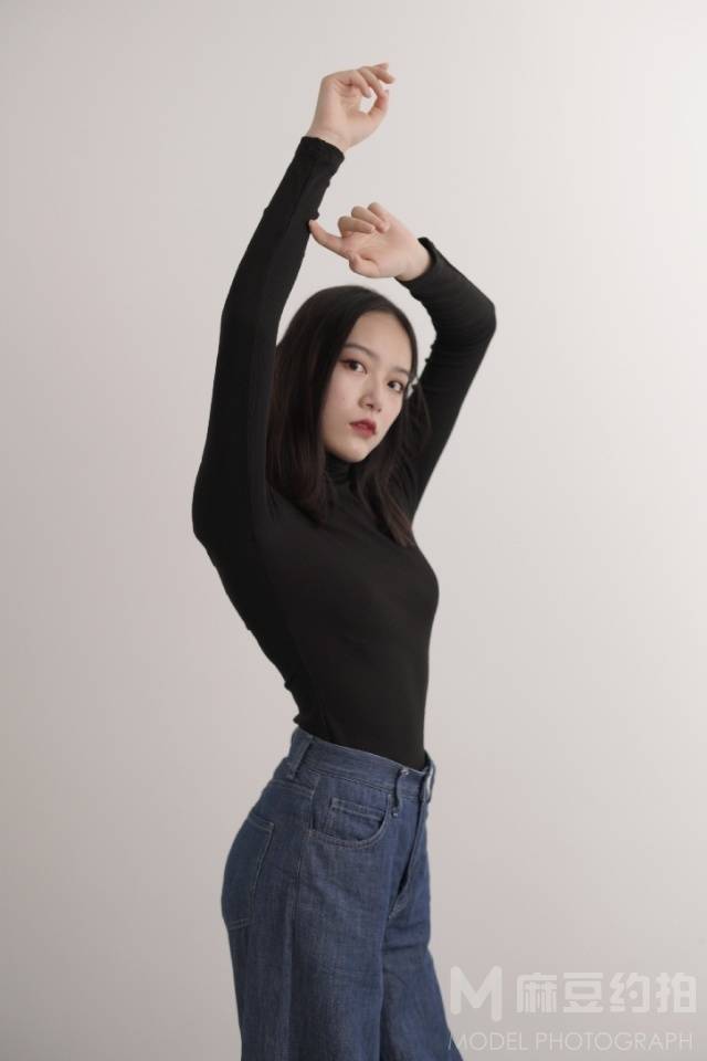 黑白模特