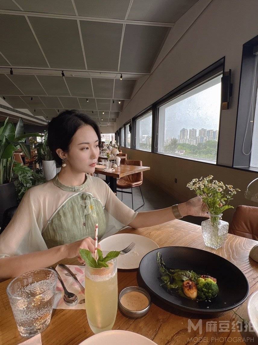 清新模特