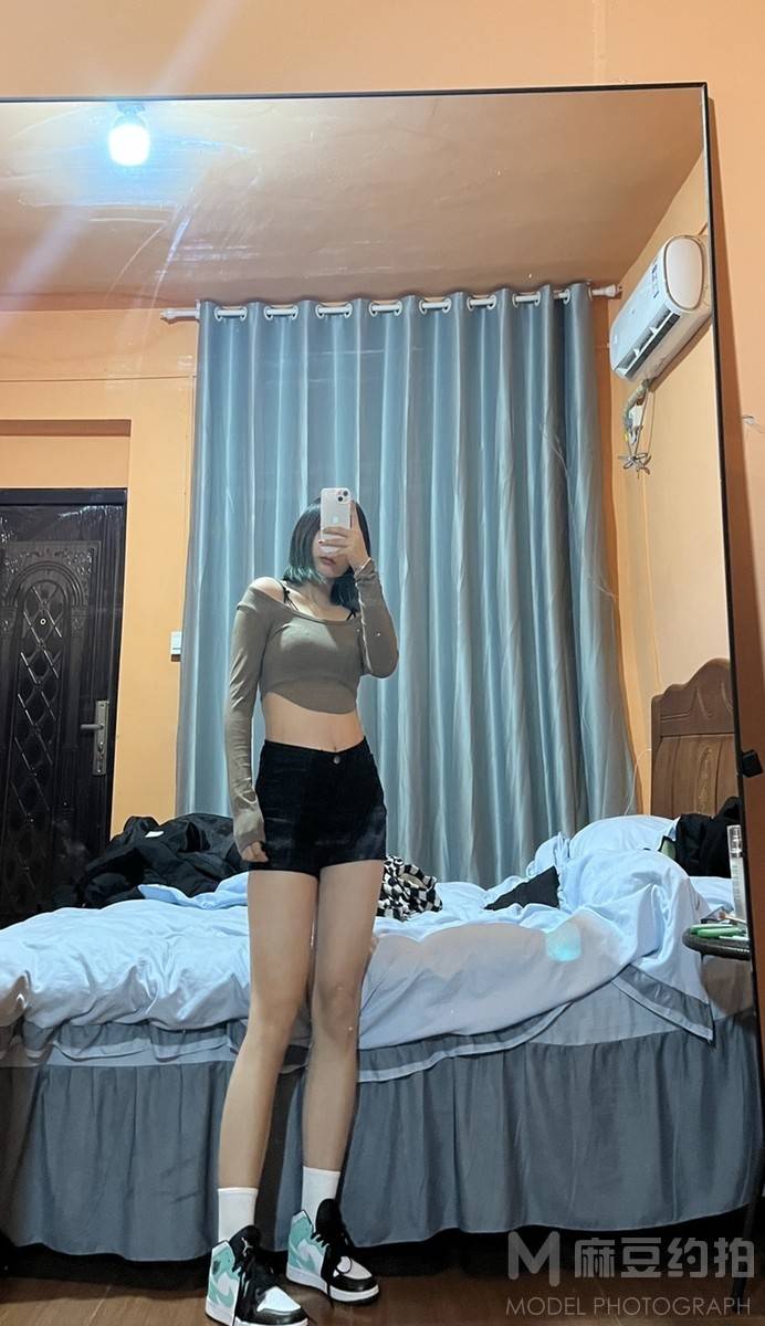 黑白模特