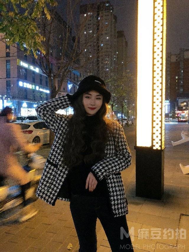 校园模特