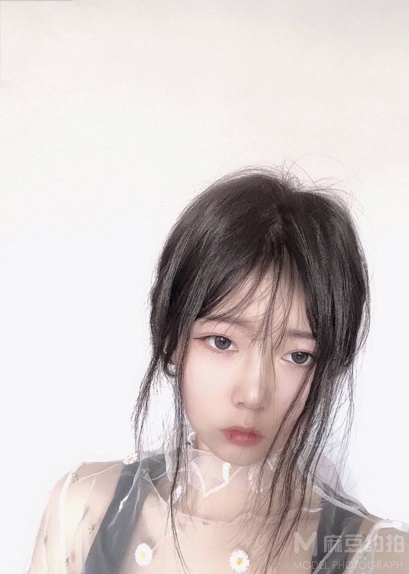 黑白模特