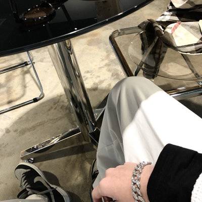 黑白模特