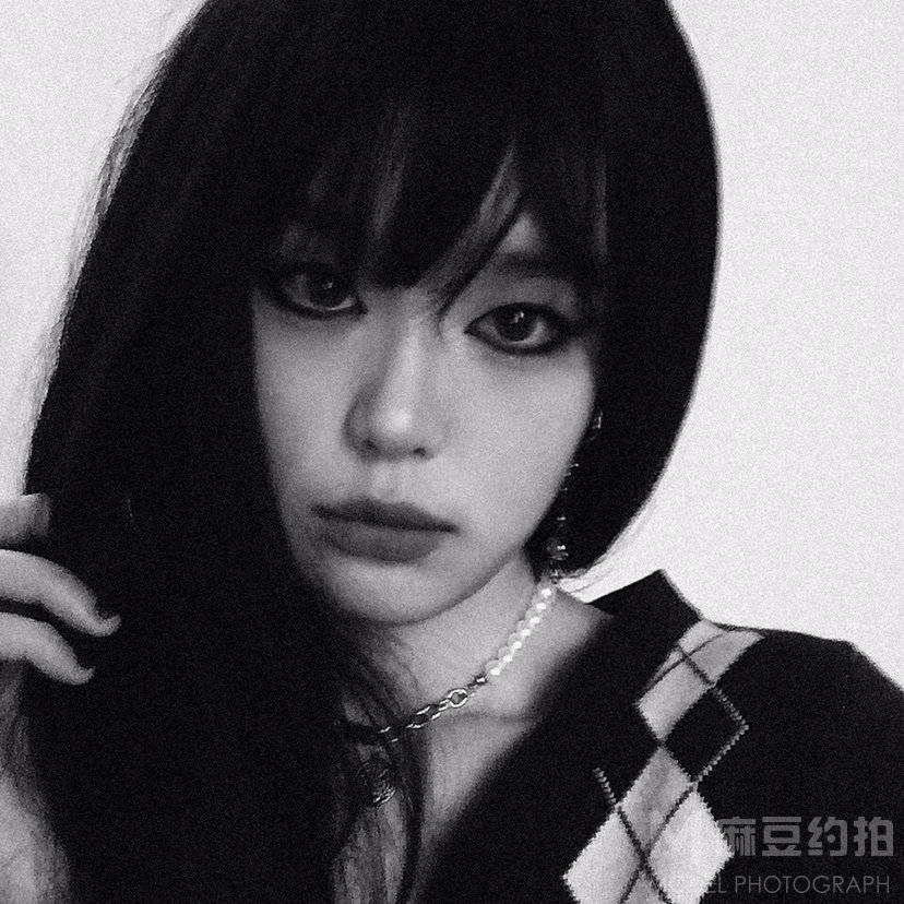 黑白模特