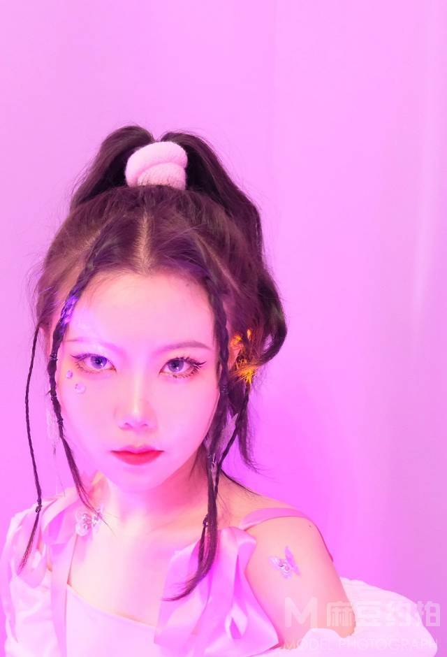 妆容模特