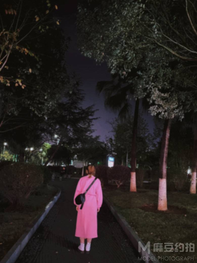 夜景模特