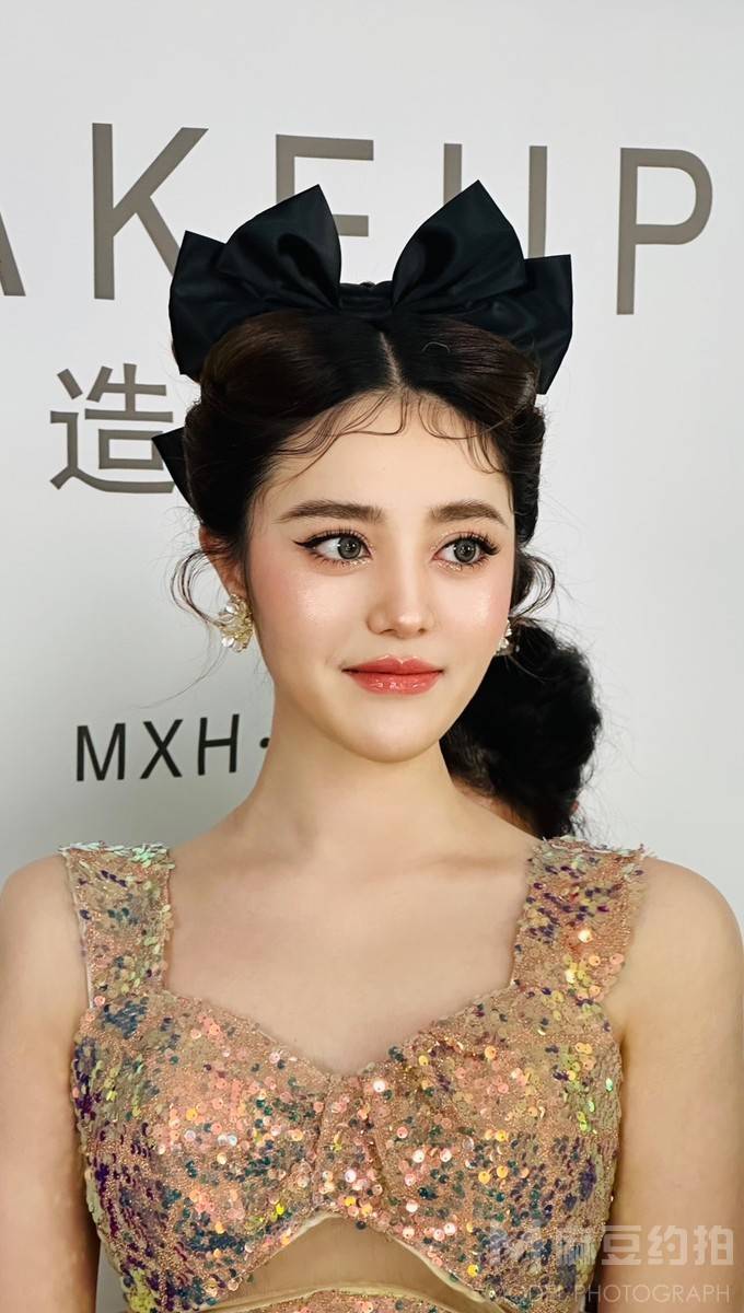妆容模特